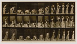 Kvinna lyfter och bär barn, från boken Animal Locomotion av Eadweard Muybridge