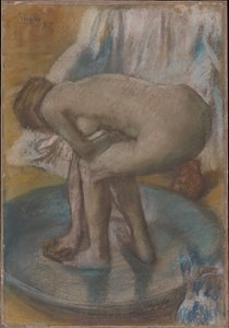 Badande kvinna i ett grunt badkar av Edgar Degas