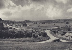 Test Valley från Chilbolton Down (svartvitt foto) av Edward Alfred Barton