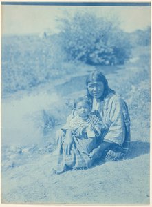 Mor och barn - Arapaho av Edward S. Curtis