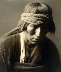 Hastobiga, Navaho Medicine Man av Edward Sheriff Curtis