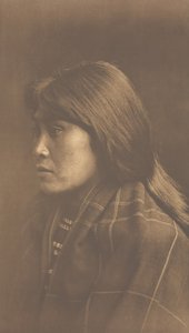 Suquamish Girl, 1912. av Edward Sheriff Curtis