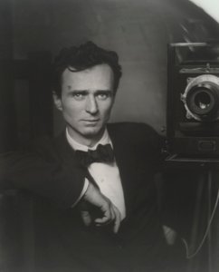 Självporträtt med studiokamera av Edward Steichen