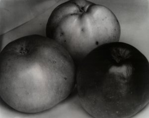 Tre äpplen, Frankrike, ca. 1921 av Edward Steichen