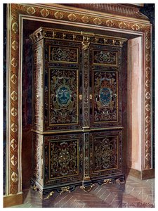 Armoire i ebenholts med inlägg av graverad mässing och vit metall, 1910. av Edwin Foley