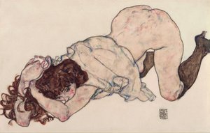 Knästående flicka, stödd på båda armbågarna av Egon Schiele