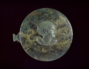 Gjuten bronsspegel med hellenistisk byst av en kvinna i relief, 100 f.Kr. - 100 e.Kr. (gjuten brons med inskuren dekor)