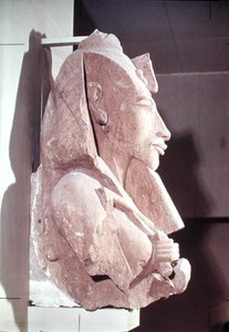 Byst av Amenophis IV (Akhenaten) (ca 1364-1347 f.Kr.) från Amuntemplet, Karnak, ca 1353-1337 f.Kr. (sandsten)