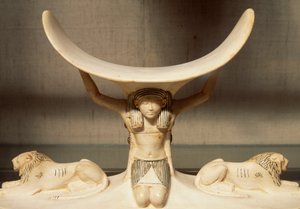 Ristat nackstöd i elfenben som stöds av Shu, personifiering av luft, från Tutankhamons grav, egyptisk civilisation, XVIII dynastin av Egyptian 18th Dynasty