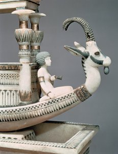 Detalj av fören på en båt med huvudet av en syrisk stenbock och en figur som tros vara prinsessan Mutnedjmet, från Tutankhamons grav (ca 1370-52 f.Kr.) Nya kungariket (alabaster) (se 149413) av Egyptian 18th Dynasty