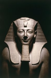 Egypten, detalj av statyn av Thutmose III (före 1479-cirka 1425 f.Kr.), artonde dynasti, från Amuns tempel i Karnak i Luxor, basalt av Egyptian 18th Dynasty