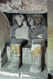 Egyptisk antikvitet: skulpturer nära graven av Kha em Het (Khaemhat) vindsinspektör och skrivare vid Amenophis III:s hov (TT57) som representerar skrivaren och Imhotep. 18:e dynasti. 1530-1290 f.Kr. Vallee des Nobles. Luxor, Västbanken, Egypten av Egyptian 18th Dynasty