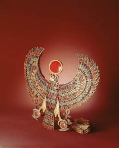 Falcon pectoral, från Tutankhamons grav, Nya kungariket (guld inlagt med lapis lazuli, turkos, karneol och glas)