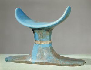 Nackstöd, från Tutankhamons grav (ca 1370-52 f.Kr.) New Kingdom (blå glaspasta)
