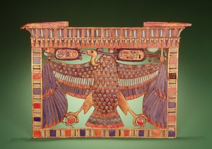 Pylon pectoral dekorerad med gam i övre Egypten, från Tutankhamons grav (ca 1370-52 f.Kr.) New Kingdom (guld cloisonne inlagd med glaspasta)