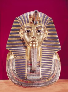 Tutankhamons begravningsmask (ca 1370-1352 f.Kr.) ca 1336-1327 f.Kr., Nya kungariket (guld inlagt med halvädelstenar)