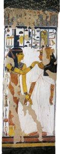 Egypten, Thebe, Luxor, Drottningarnas dal, Nefertaris grav, väggmålning av Isis och drottningen på pelare i gravkammaren från 19:e dynastin