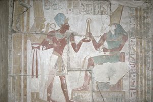 Relief av Isis, presenterar Sethos I (1303-1290 f.Kr.) till Horus, New Kingdom (väggmålning)