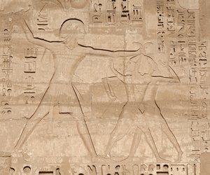 Scenen för massakern på fiender, Horus tempel, Edfu av Egyptian 19th Dynasty