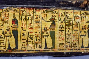 Detalj av den yttre kistbasen av mumin av Nesyamun, möjligen hittad i Deir El-Bahri, New Kingdom, ca 1100 f.Kr. (målat trä) av Egyptian 20th Dynasty