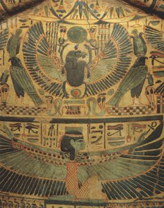 Mumieöverdrag med bevingad gudomlighetsskyddande skarabé, symbol för evigheten av Egyptian 22nd Dynasty