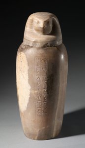 Canopic burk med falkhuvud, 664-525 f.Kr av Egyptian 26th Dynasty
