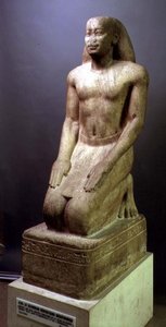 Staty av Nakhtorheb knästående, Saiteperiod (kvartsit) (se även 154085)