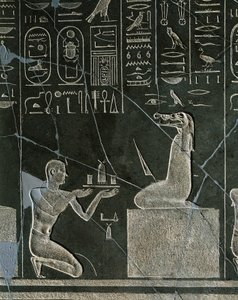Doleritrelief av Nectanebo I, kung som erbjuder gåva till en krokodilhövdad demon, från Heliopolis vid Atumtemplet
