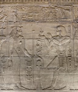 Reliefer i den inre helgedomen, Philae-templet, Aswan, Egypten