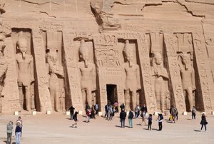 Abu Simbel litet tempel av Egyptian Egyptian