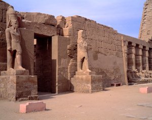 Egyptisk antikvitet: utsikt över templet i Karnak. Egypten av Egyptian Egyptian