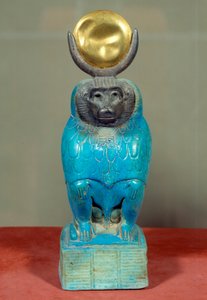 Forntida egyptisk konst: Statyett av guden Thot i babian. Ptolemaisk tid (332-30 f.Kr.). Silver (metall), fajans, guld, skulptur. Från Hermopolis, Egypten. Höjd: 0,150 m.