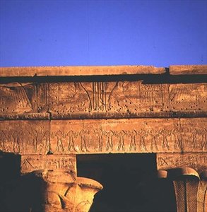 Architrave, från Horus tempel av Egyptian Ptolemaic Period