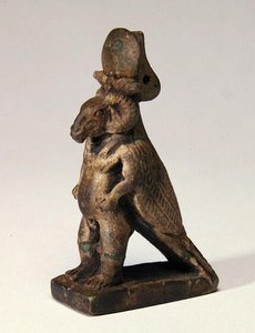 Sammansatt gud med baggehuvud, dvärgkropp och falkrygg (fajans) av Egyptian Ptolemaic Period