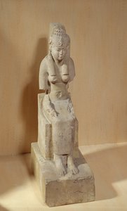 Staty av gudinnan Rattawy, från Medamud (kalksten) av Egyptian Ptolemaic Period