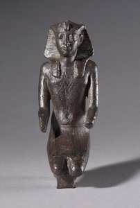 Statyett av knästående kung, grekisk-romersk tid, 304-30 f.Kr av Egyptian Ptolemaic Period
