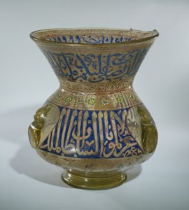Moskélampa i namnet al Malik al Nasu Muhammad, ca 1300-1340 (emaljerat glas)