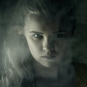 Grevinnan, 2015 (screentryck) av Elinleticia Högabo