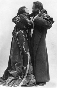 Julia Neilson och Fred Terry i The Scarlet Pimpernel, c1905. av Ellis and Walery
