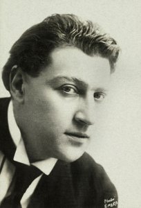 Porträtt av Sacha Guitry (foto) av Emera