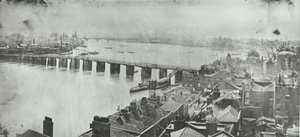Battersea Bridge: utsikt från Chelsea Church Tower, 1875 av English Photographer