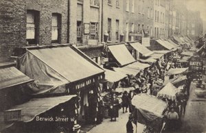 Berwick Street, W av English Photographer