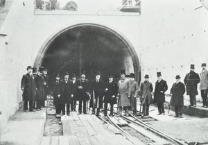 Blackwall Tunnel: Inspektion av den undervatteniga delen av dignitärer, 1895 av English Photographer