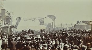 Blackwall Tunnel: släkting som prinsen av Wales, senare kung Edward VII, och prinsessan Alexandria närvara vid den ceremoniella invigningen av tunneln, 1897 av English Photographer