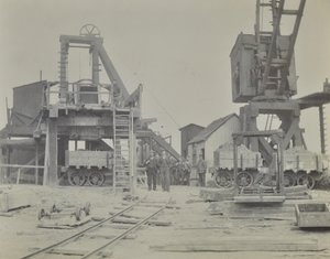 Blackwall tunnel: schakt och arbetare under byggandet av tunneln, 1893 av English Photographer