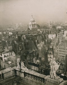 Bombskadebild från toppen av St Pauls Cathedral av English Photographer