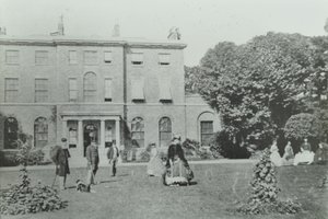Broomwood House, Broomwood Road: bakre höjd, London, 1890 av English Photographer