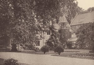 Klostret för det Heliga Hjärtat, Roehampton: Östra änden av terrassen och retreathuset (svartvitt foto) av English Photographer