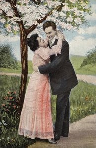 Par som omfamnar under ett blomningsträd (chromolitho) av English Photographer