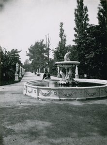 Cremorne Gardens, London: Italian Walk av English Photographer